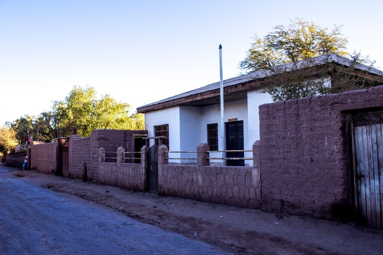 Hôtel El Yatiri à San Pedro De Atacama Extérieur photo